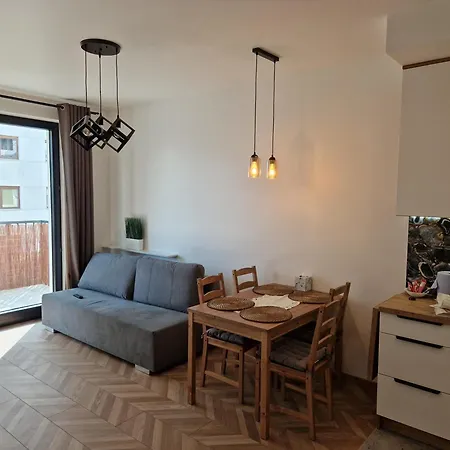 Warsaw-aparts Sokratesa * Warszawa