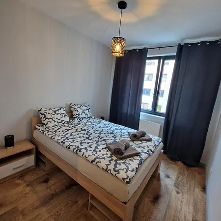 Warsaw-aparts Sokratesa * Warszawa